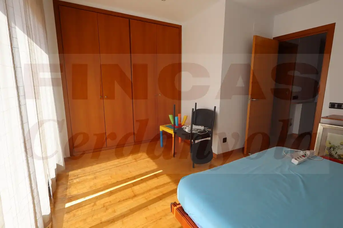 Dormitori de Casa adosada en venda en Cerdanyola del Vallès amb Aire condicionat, Calefacció i Terrassa