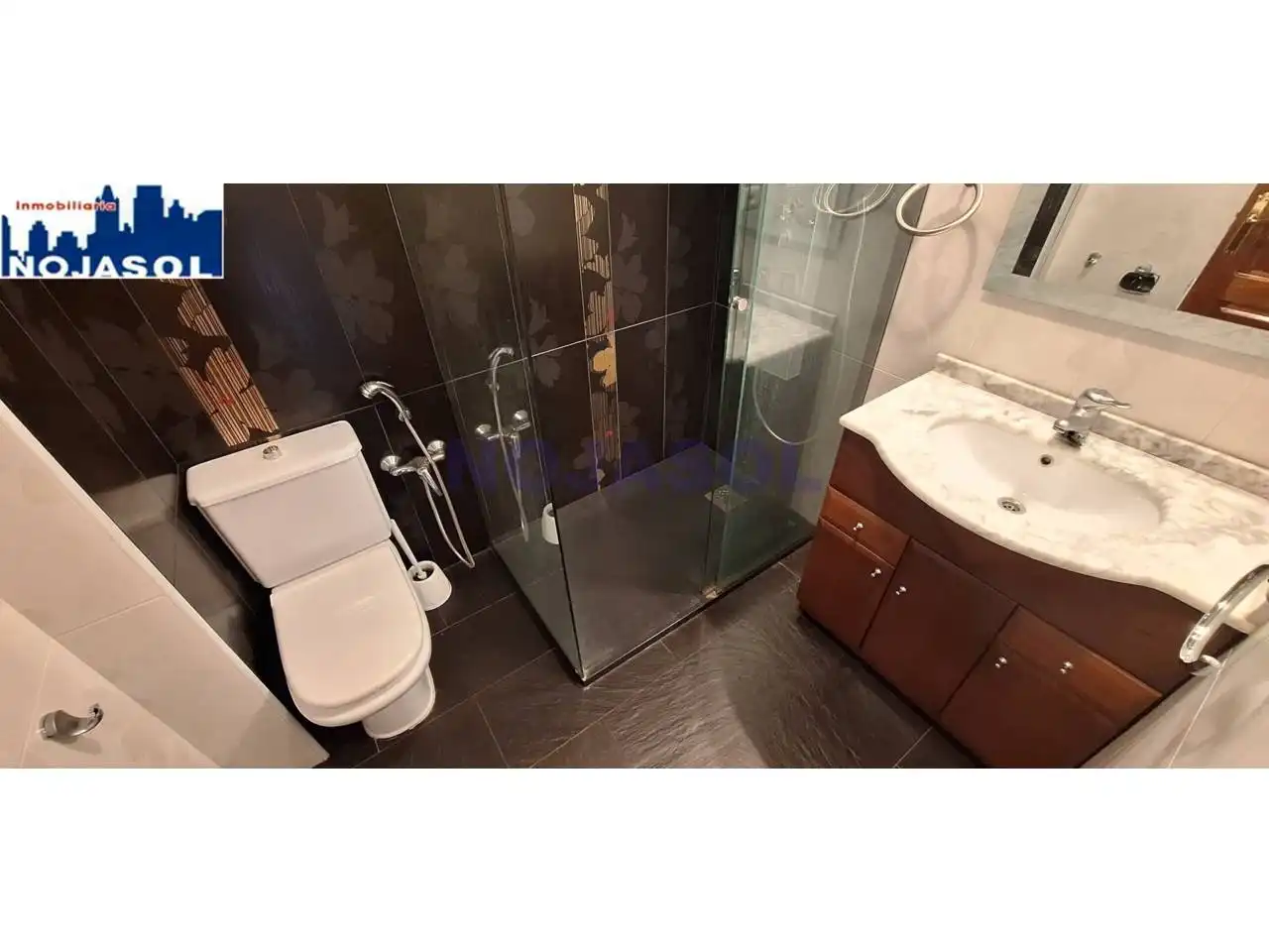 Bany de Apartament de lloguer en Noja amb Calefacció, Jardí privat i Terrassa