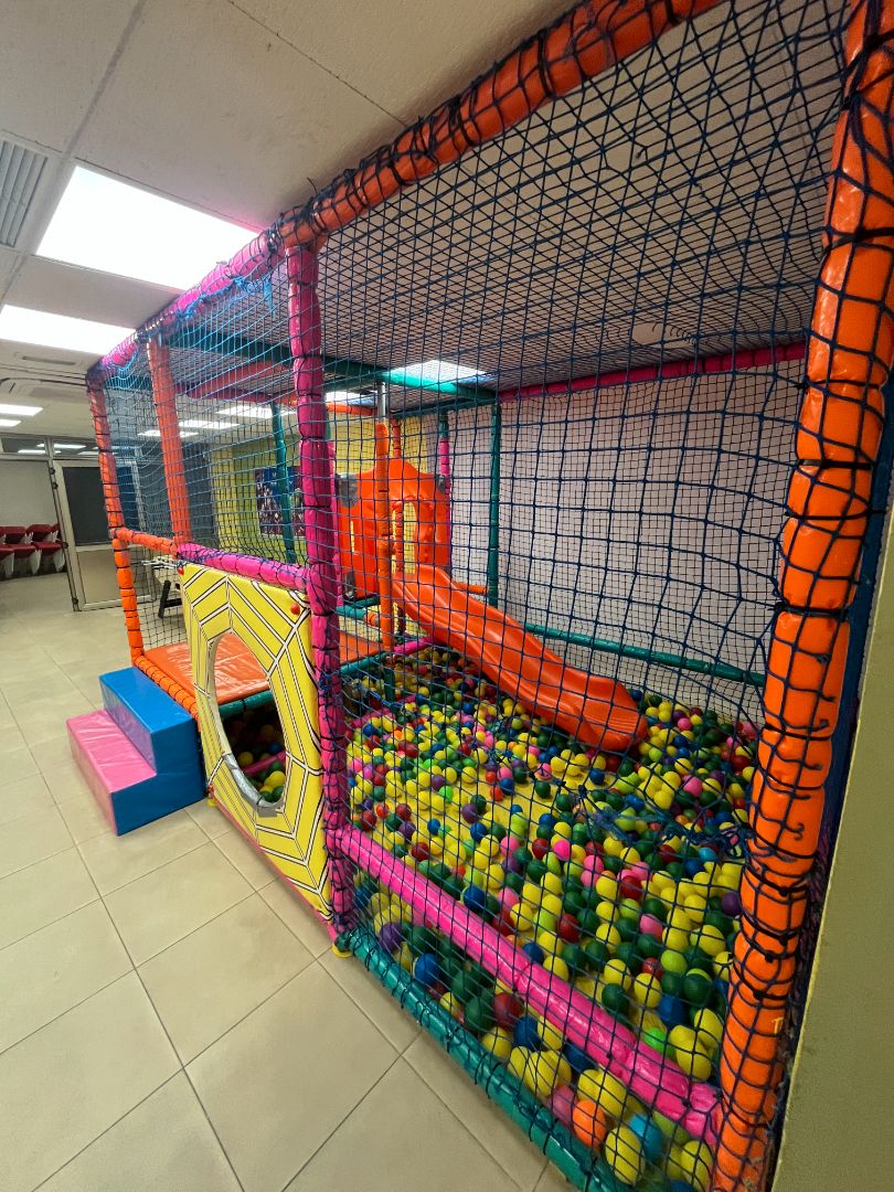 Local en traspas a El Camp de l'Arpa del Clot, Sant Martí