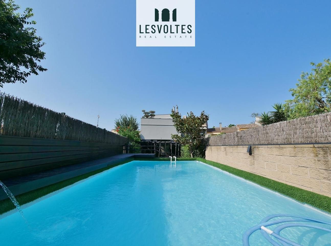 Swimming pool of House or chalet for sale in La Bisbal d'Empordà  with Air Conditioner, Heating and Private garden