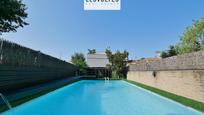 Piscina de Casa o xalet en venda en La Bisbal d'Empordà amb Aire condicionat, Calefacció i Jardí privat