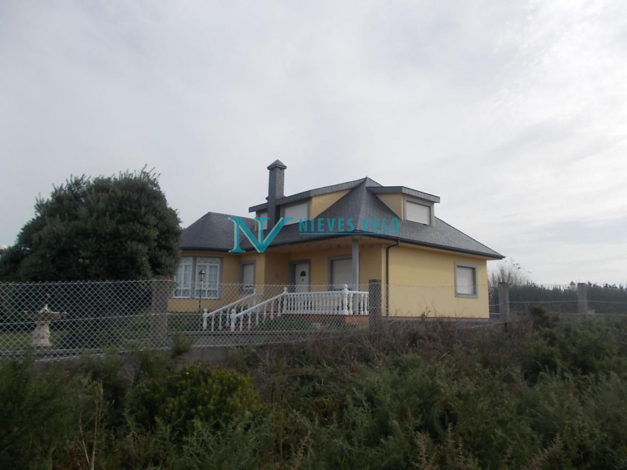 Vista exterior de Casa o chalet en venta en Malpica de Bergantiños con Calefacción