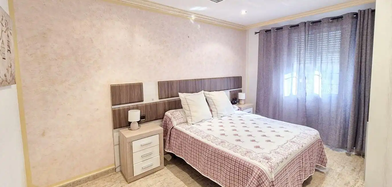 Schlafzimmer von Erdgeschoss zum Verkauf in Elche / Elx mit Klimaanlage, Terrasse und Abstellraum