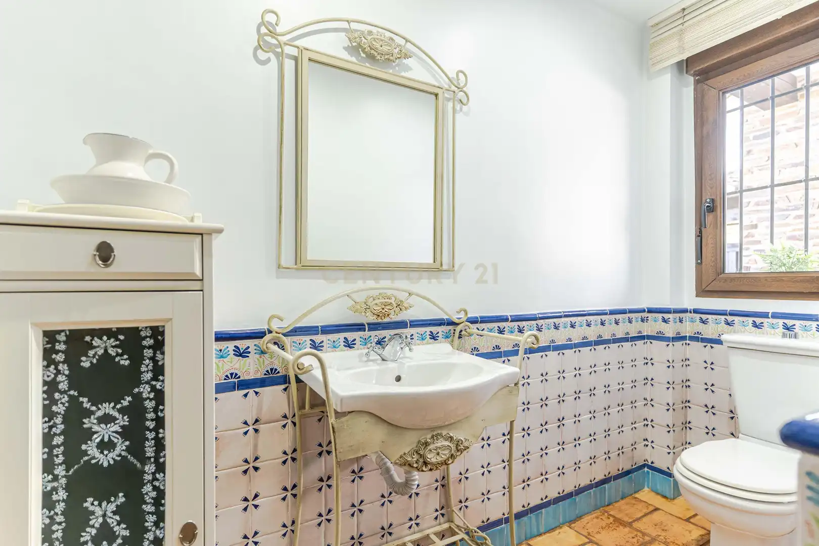 Baño de Casa o chalet en venta en La Zubia con Aire acondicionado, Jardín privado y Trastero