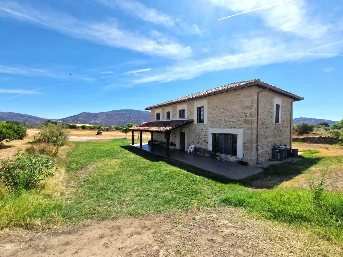 Exterior view of Houses for sale in Oliva de Plasencia  with Air Conditioner, Heating and Private garden