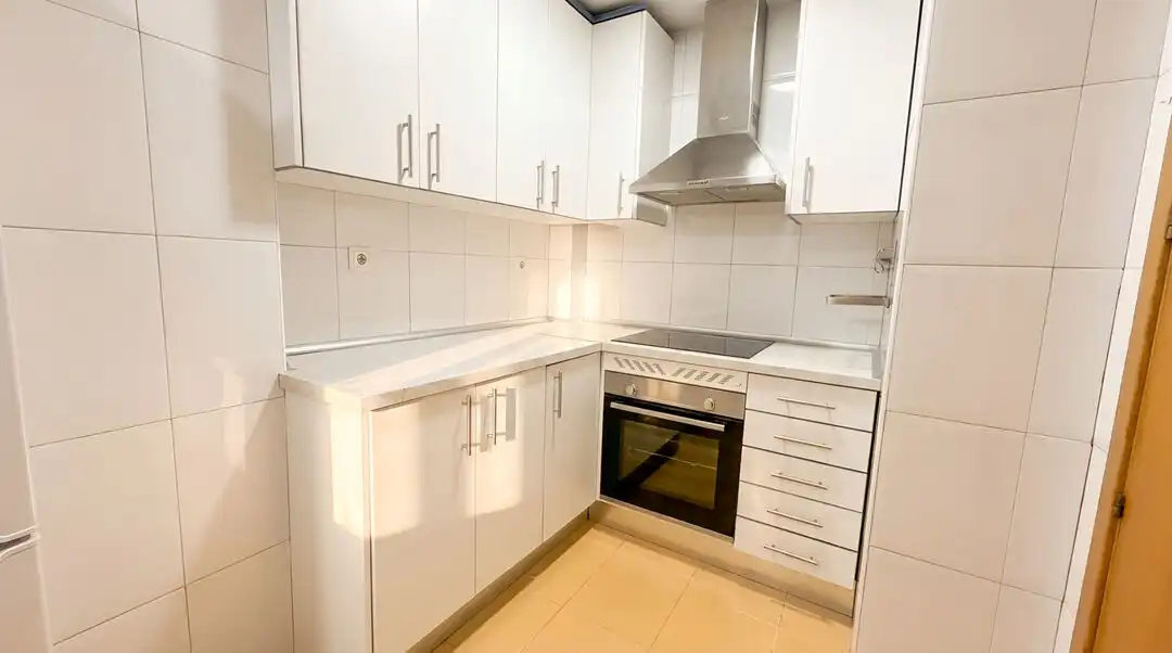 Cocina de Piso de alquiler en Madrid con Aire acondicionado, Calefacción y Jardín privado