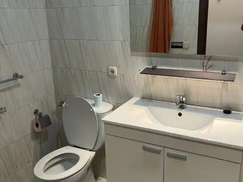 Badezimmer von Wohnung zur Miete in Mozoncillo mit Möbliert und Balkon