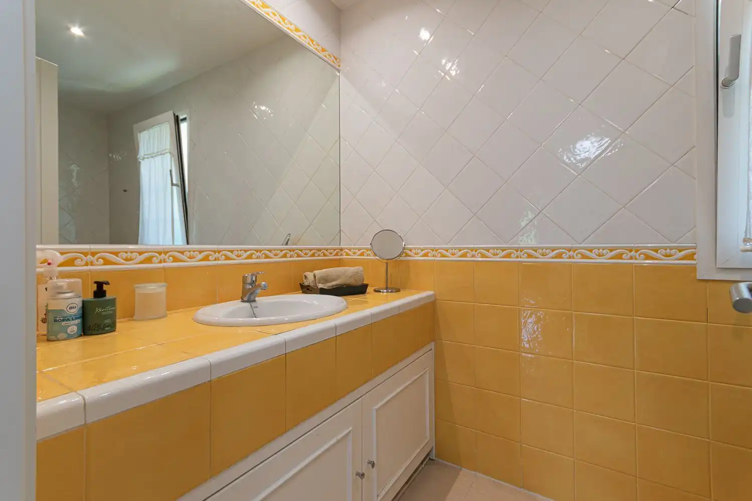Bathroom of Houses for sale in Boadilla del Monte  with Air Conditioner, Heating and Storage room