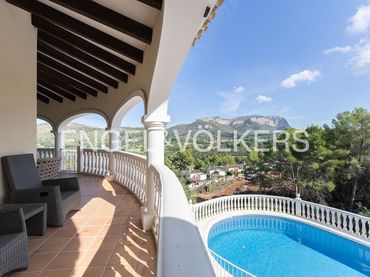 Casa con balcón en venta en La Sella