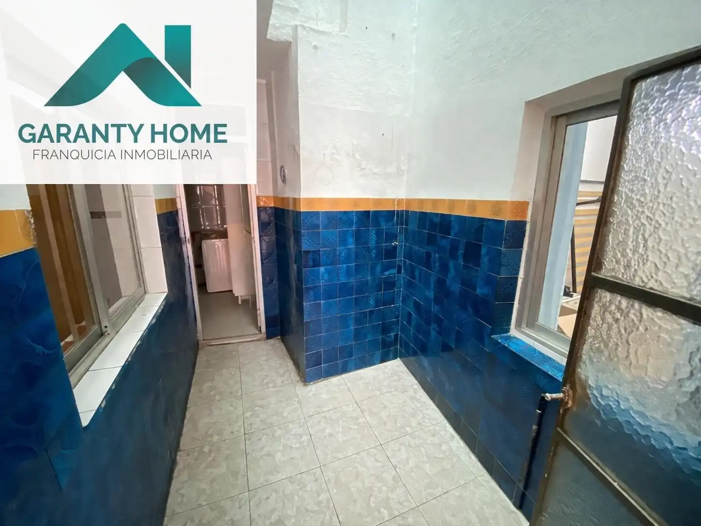 Bany de Casa o xalet en venda en Torredonjimeno amb Aire condicionat, Terrassa i Traster