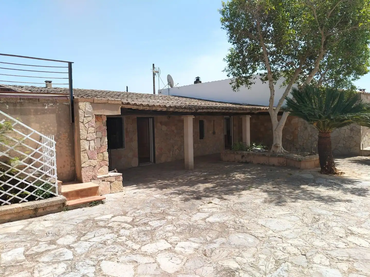 Außenansicht von Haus oder Chalet zur Miete in Sencelles mit Privatgarten, Terrasse und Abstellraum