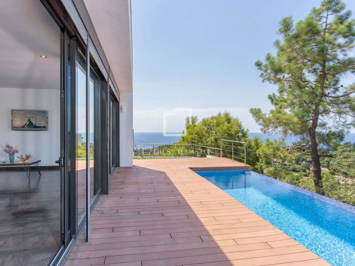 Außenansicht von Haus oder Chalet zum Verkauf in Lloret de Mar mit Klimaanlage, Privatgarten und Terrasse