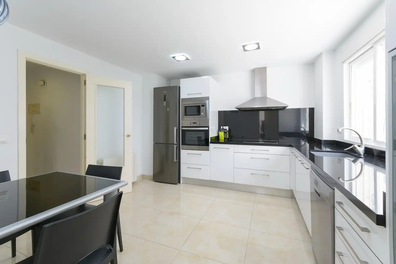 Küche von Maisonette zum Verkauf in Gandia mit Klimaanlage, Heizung und Privatgarten