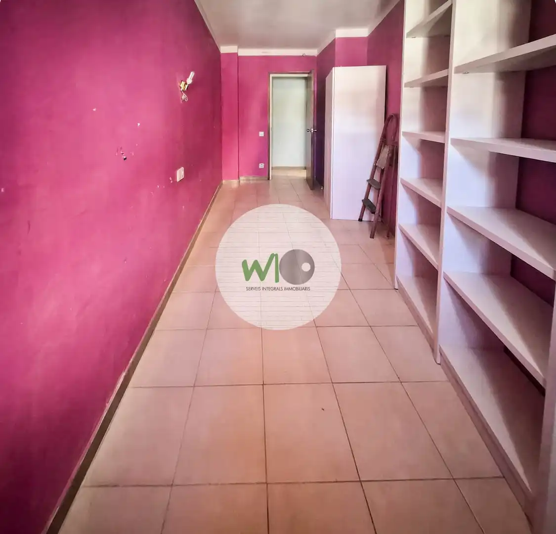 Piso en venta en Girona con Terraza y Balcón