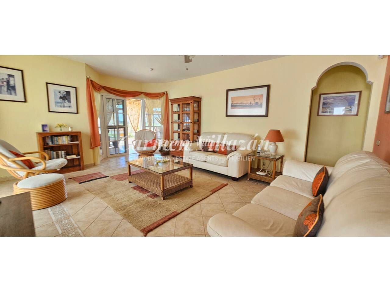 Sala d'estar de Casa o xalet en venda en Antigua amb Jardí privat, Terrassa i Piscina