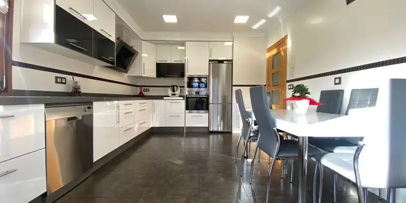 Cocina de Casa o chalet en venta en Siero con Jardín privado, Terraza y Trastero