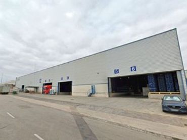 Industrial building to rent in Carrer Ponent 11