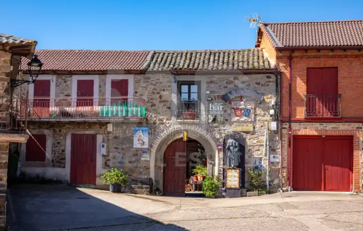 Außenansicht von Geschaftsraum zum Verkauf in Santa Colomba de Somoza