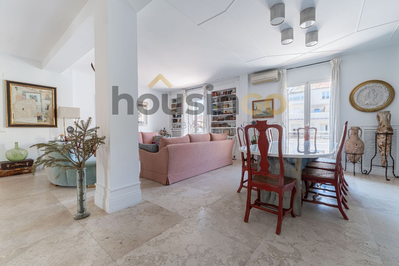 Living room of Flat to rent in  Madrid Capital  with Air Conditioner, Heating and Parquet flooring
