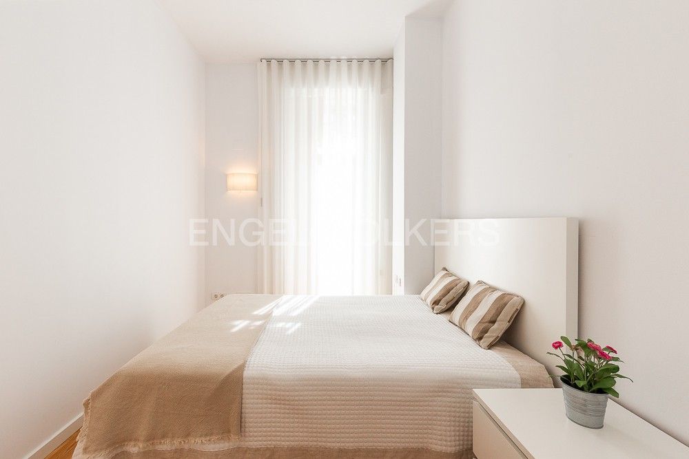 Dormitori de Pis de lloguer en  Valencia Capital amb Aire condicionat, Calefacció i Jardí privat