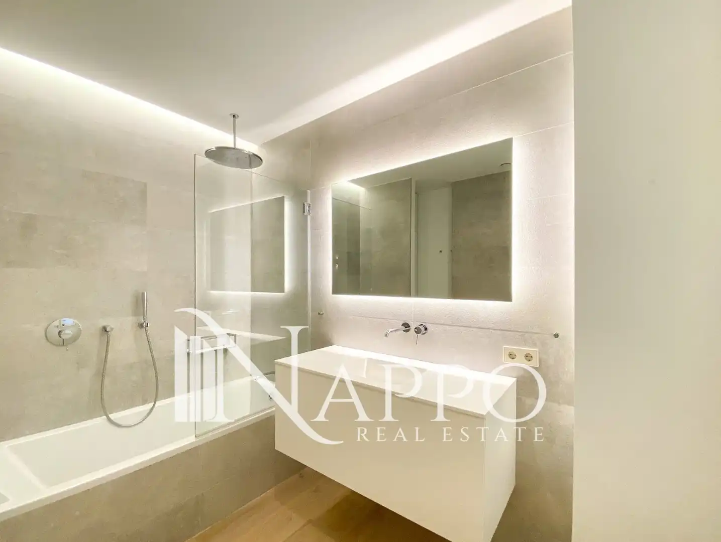 Bathroom of Flat for rent in  Palma de Mallorca  with Air Conditioner, Heating and Terrace