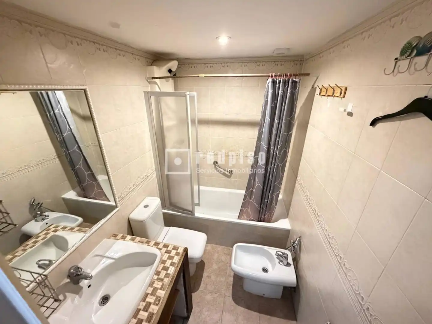 Baño de Piso en venta en Torrejón de Ardoz con Jardín privado, Terraza y Trastero