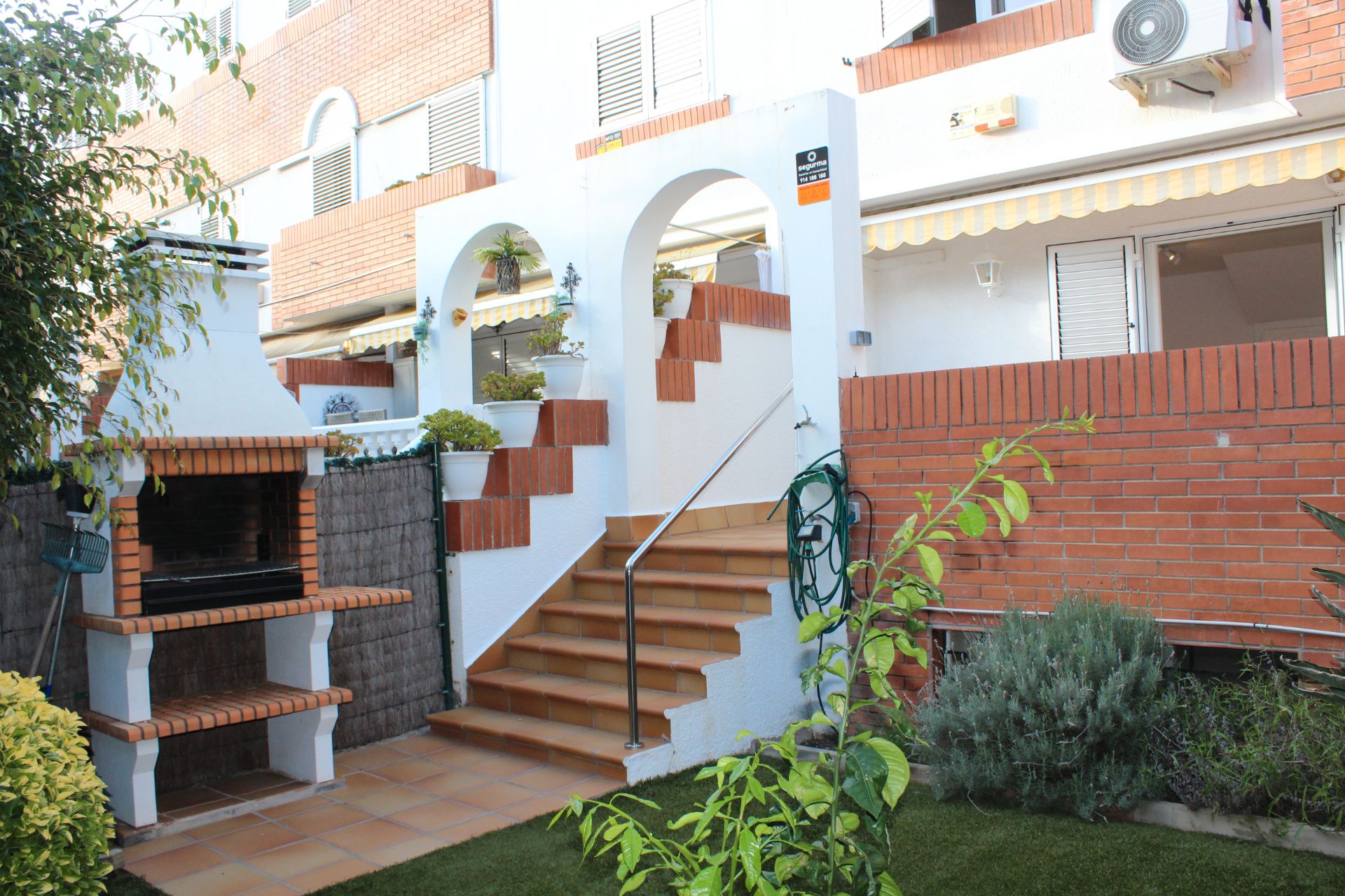 Single-family semi-detached to rent in Carrer Terol, Can Bou