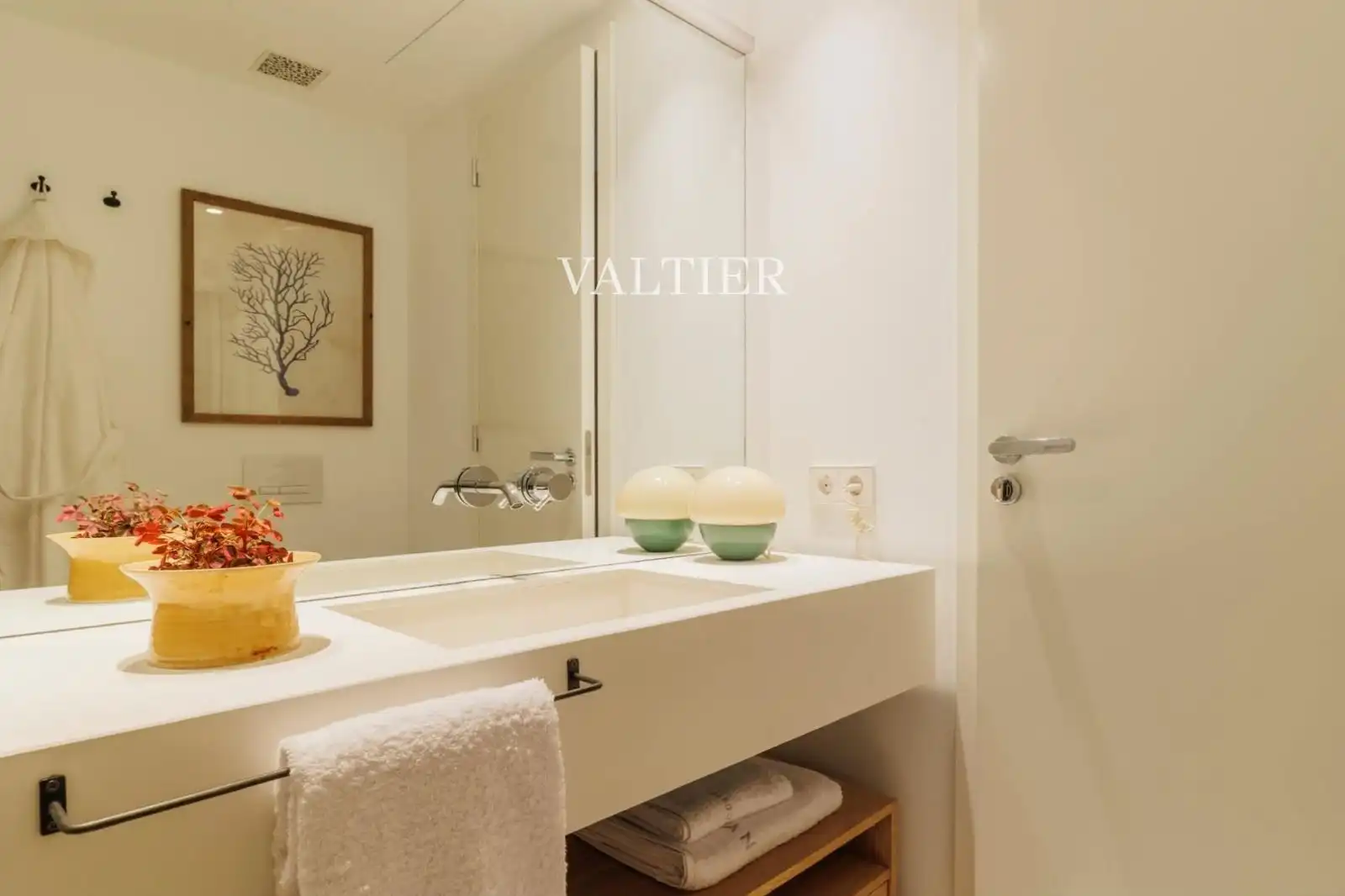 Badezimmer von Wohnung zur Miete in Madrid mit Klimaanlage, Abstellraum und Schwimmbad