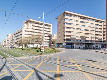 Local comercial en venda a Avenida dilar 146