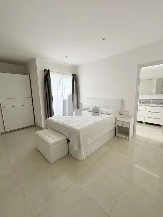 Habitación de Dúplex en venta en San Bartolomé con Terraza, Trastero y Amueblado