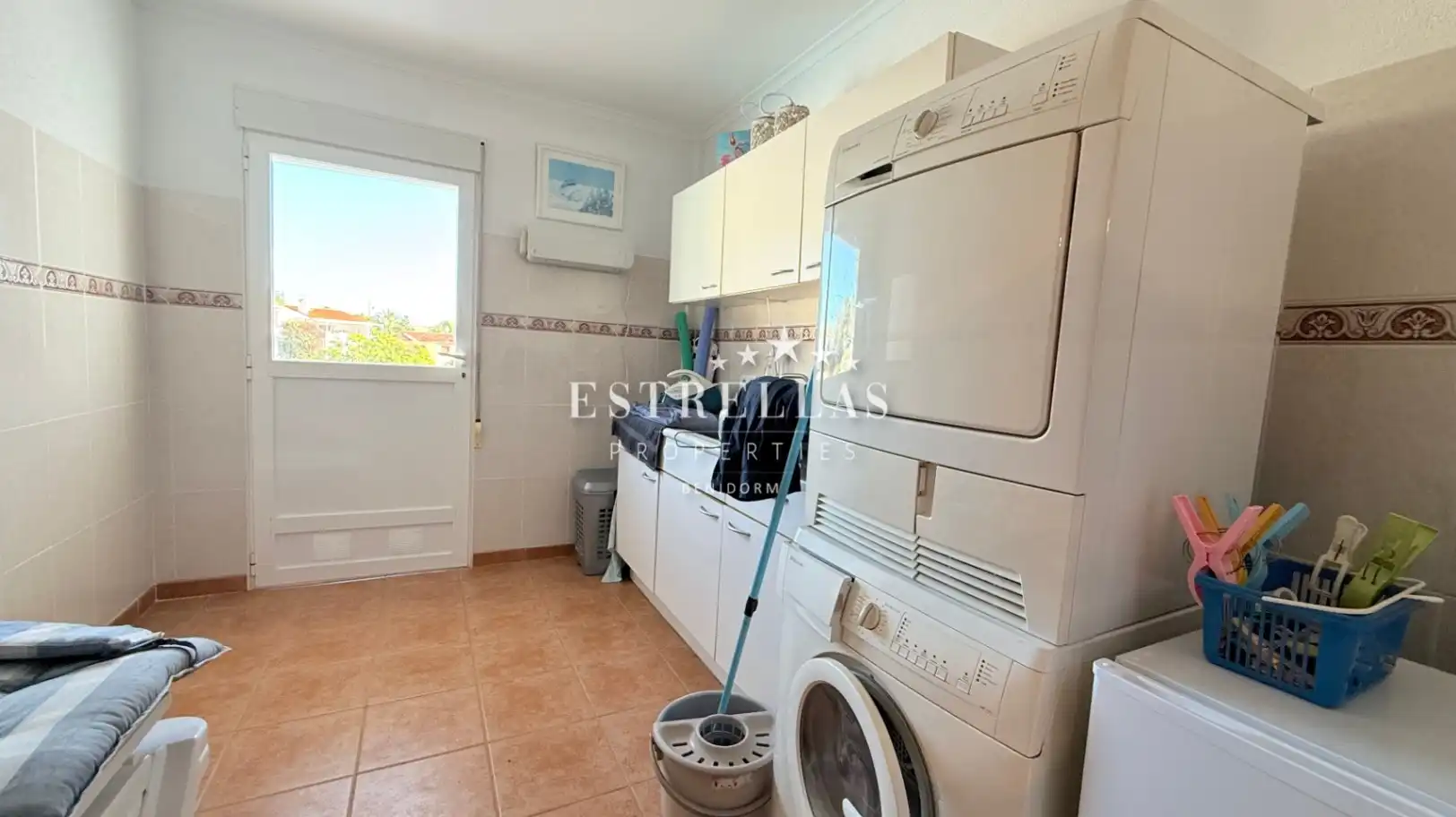 Vista exterior de Casa o xalet en venda en La Nucia amb Aire condicionat, Calefacció i Jardí privat