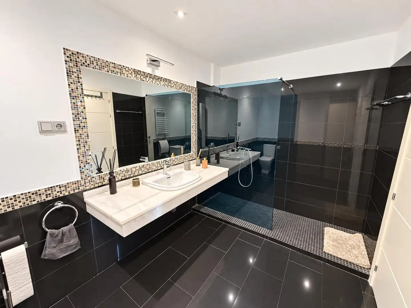 Baño de Piso en venta en Fuengirola con Aire acondicionado, Jardín privado y Terraza