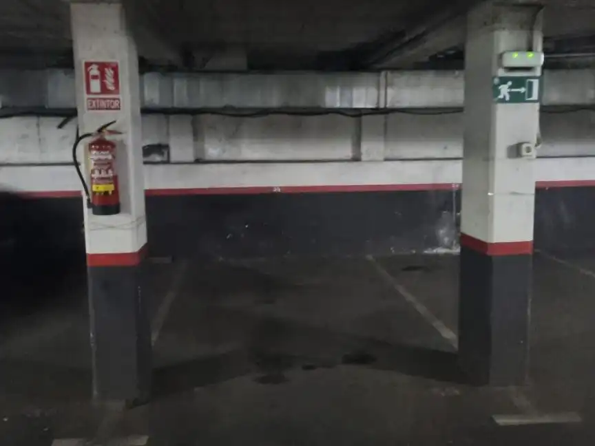 Einzelparkplatz zur Miete in Esteve Terrades 44