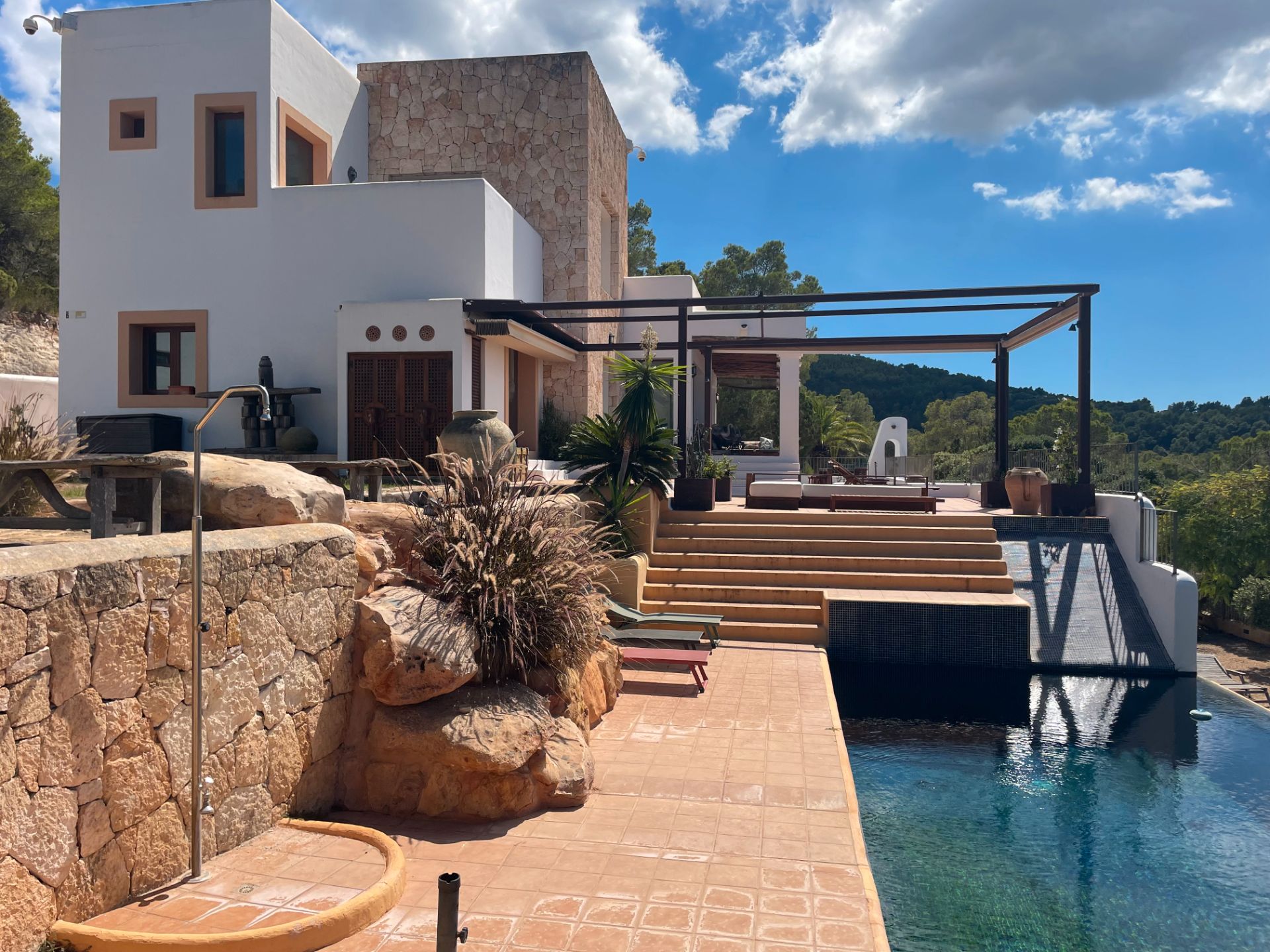 Vista exterior de Casa o xalet en venda en Sant Joan de Labritja amb Aire condicionat, Calefacció i Jardí privat