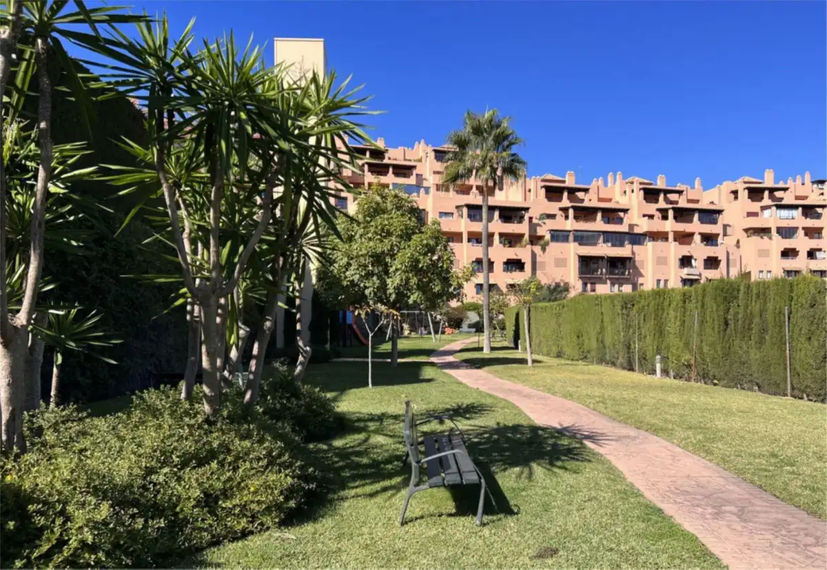 Vista exterior de Dúplex en venta en Mijas con Terraza y Piscina comunitaria