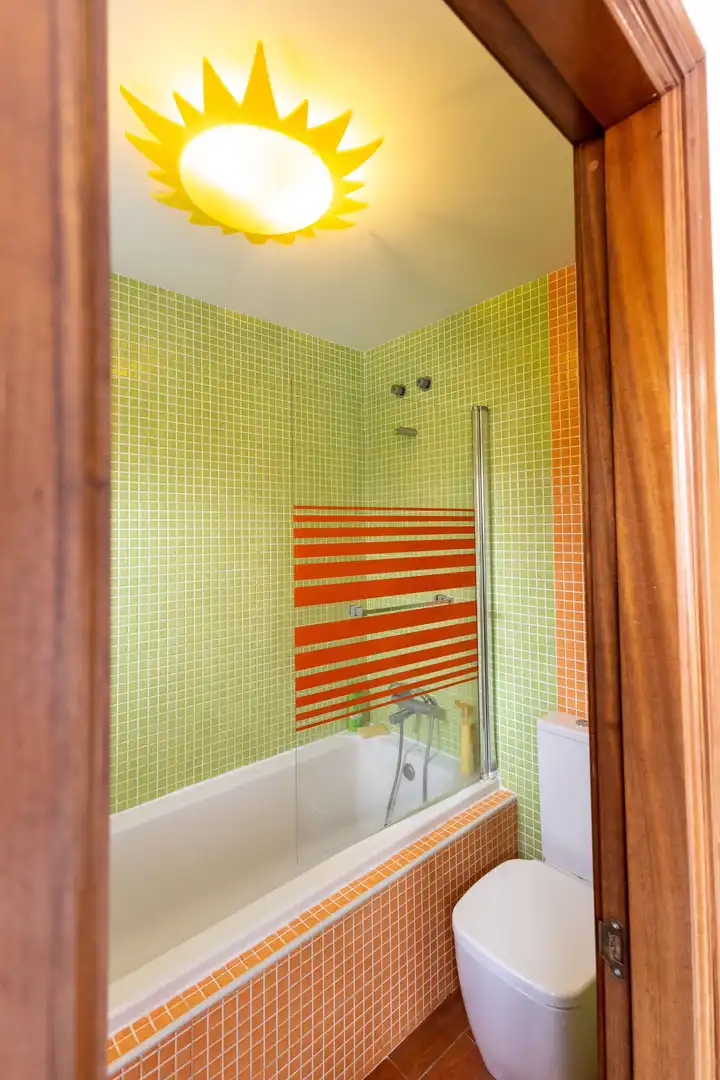 Baño de Ático en venta en Telde con Terraza, Trastero y Amueblado