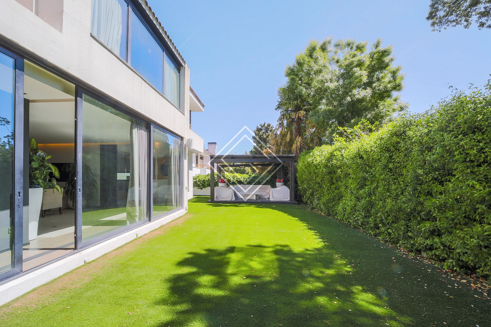Garden of Single-family semi-detached for sale in La Moraleja  with Air Conditioner, Heating and Private garden