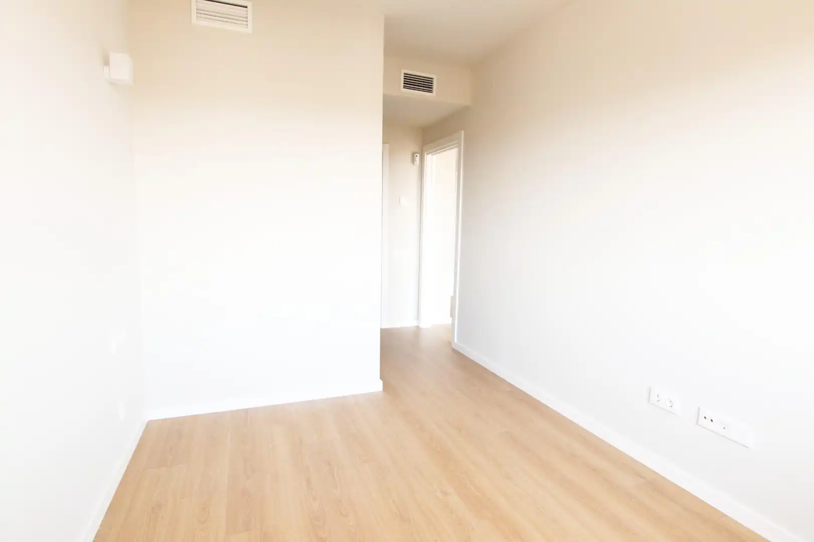 Habitación de Piso de alquiler en Terrassa con Aire acondicionado, Calefacción y Jardín privado