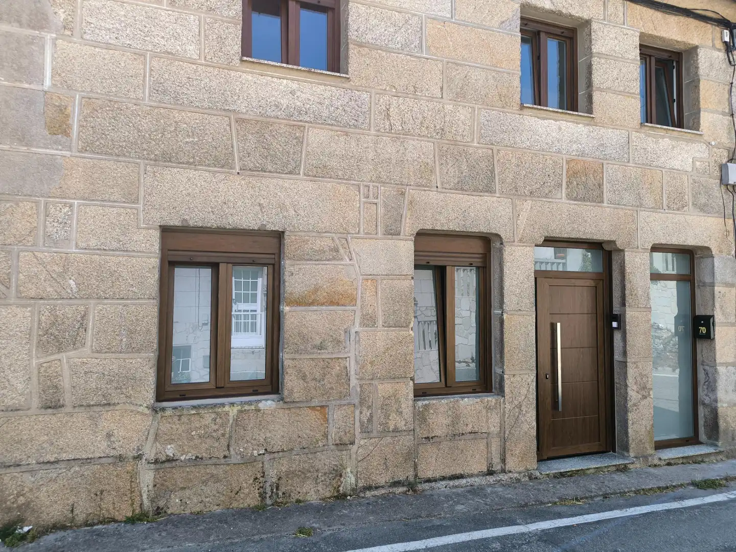 Vista exterior de Casa adosada en venda en Pontevedra Capital  amb Terrassa i Traster