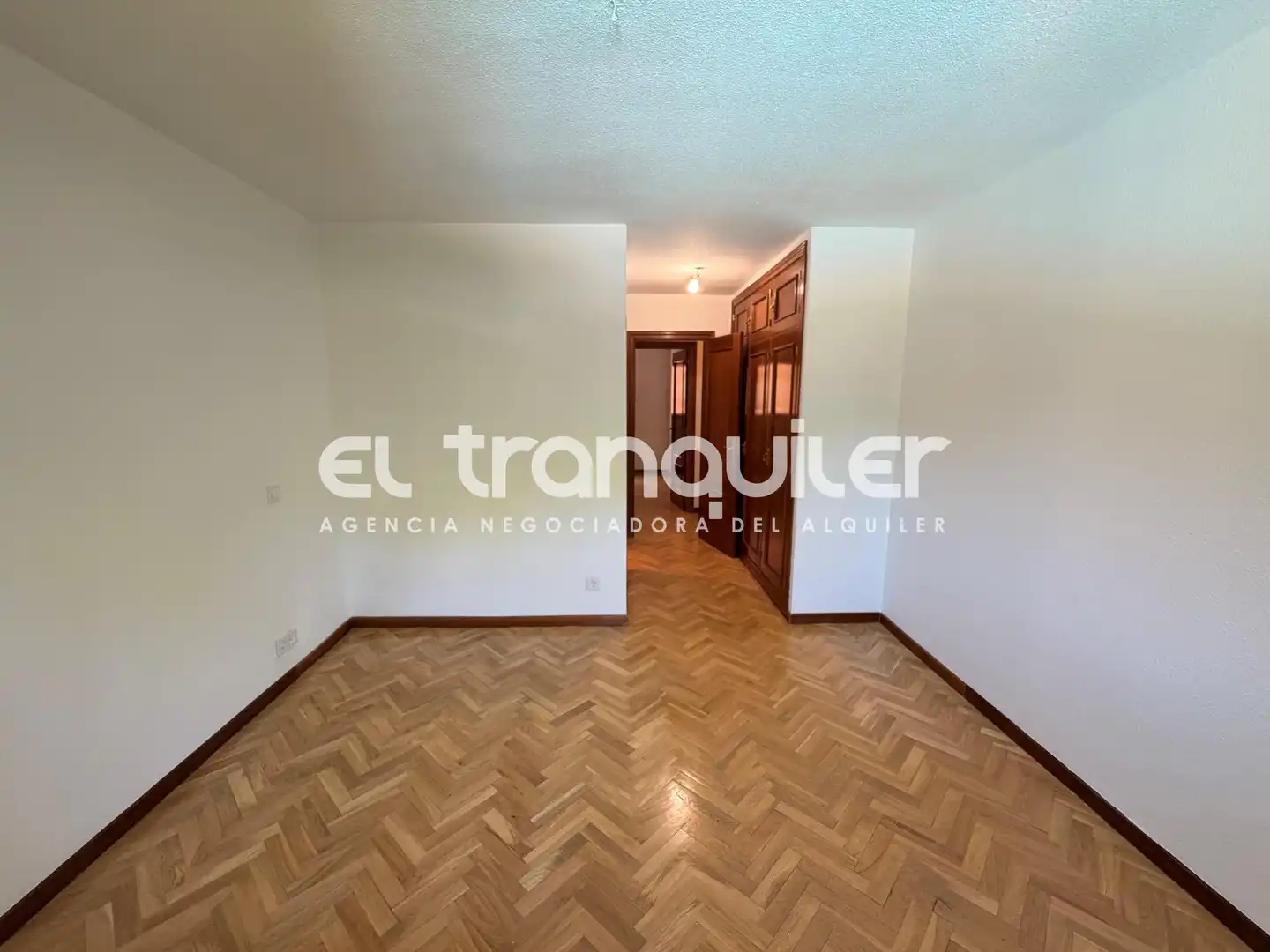 Sala de estar de Piso de alquiler en Pozuelo de Alarcón con Parquet, Terraza y Trastero