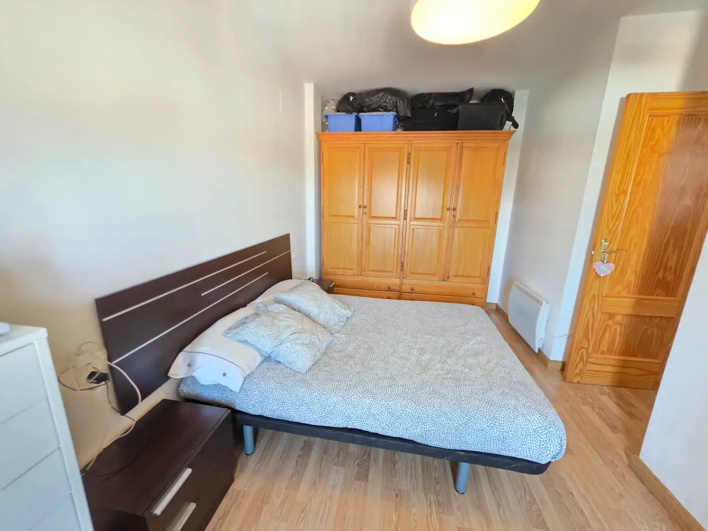 Habitación de Piso en venta en La Zubia con Calefacción, Parquet y Amueblado