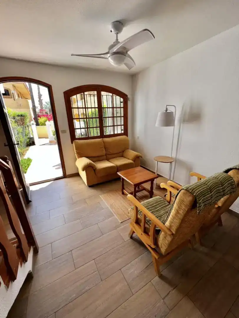 Sala d'estar de Casa adosada en venda en Cartagena amb Aire condicionat