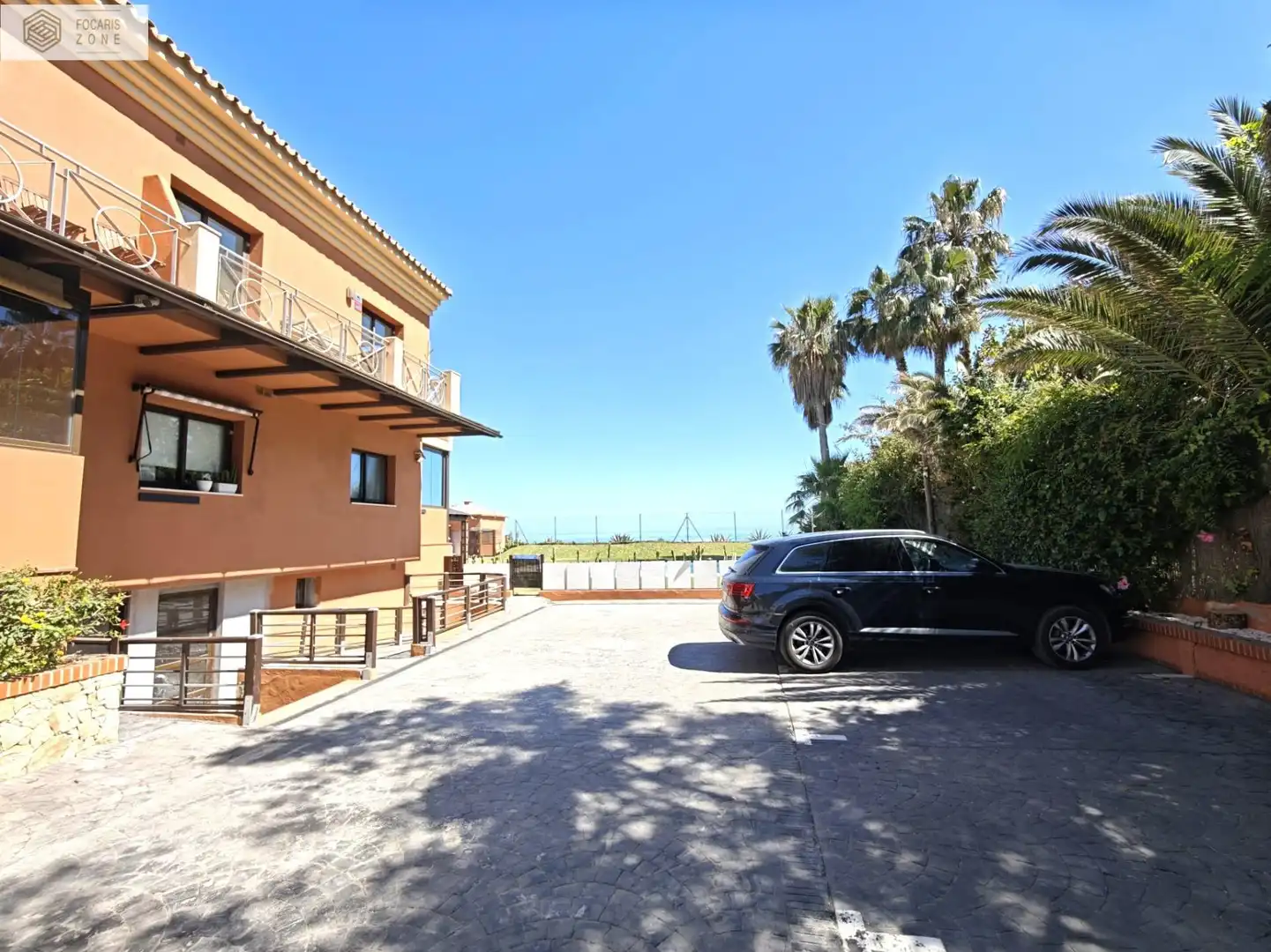 Vista exterior de Estudi en venda en Vélez-Málaga amb Aire condicionat, Terrassa i Balcó