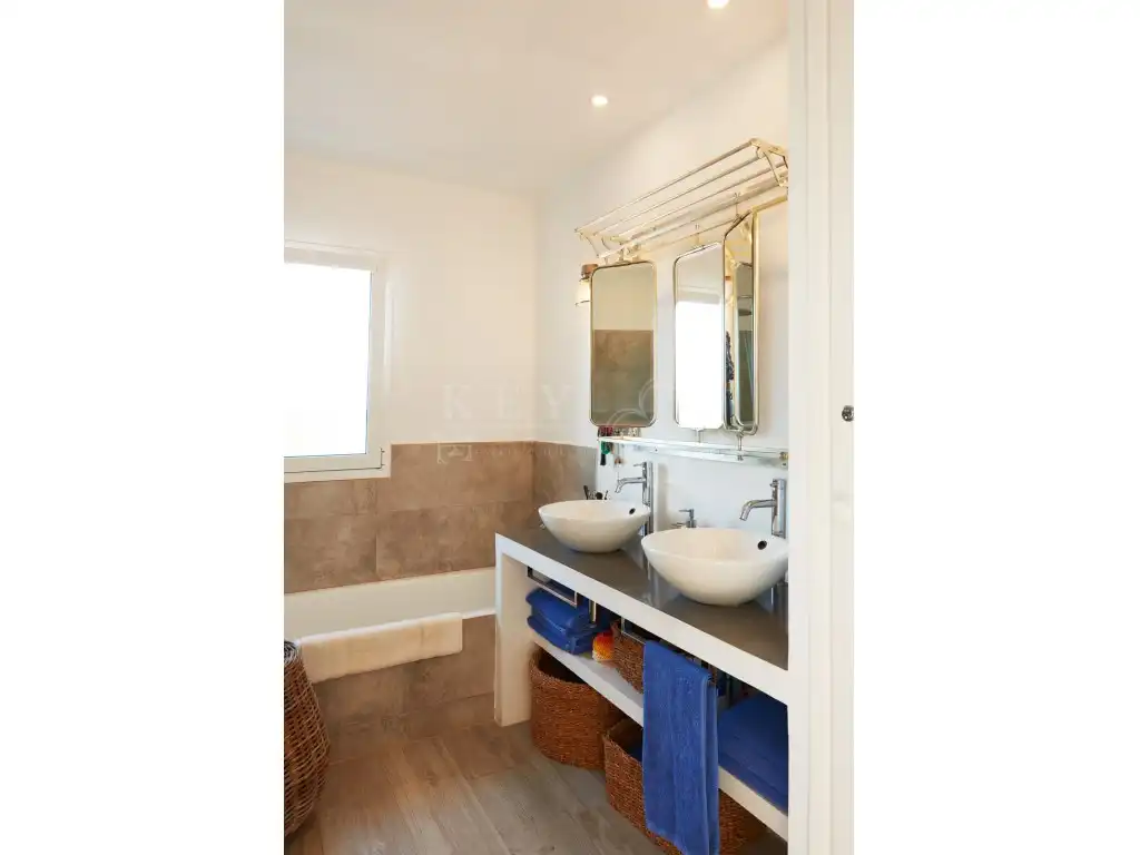 Bathroom of Houses for sale in Es Castell  with Air Conditioner, Heating and Private garden