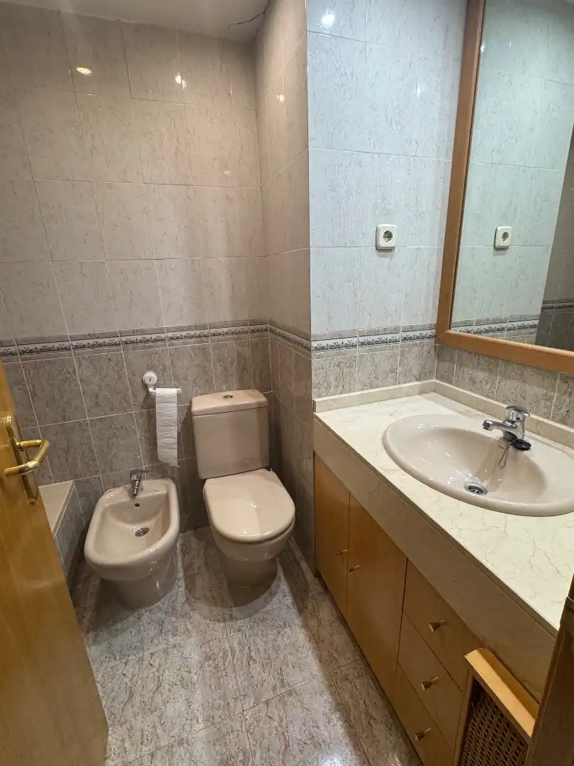 Badezimmer von Wohnung zur Miete in Alcorcón mit Heizung, Terrasse und Abstellraum