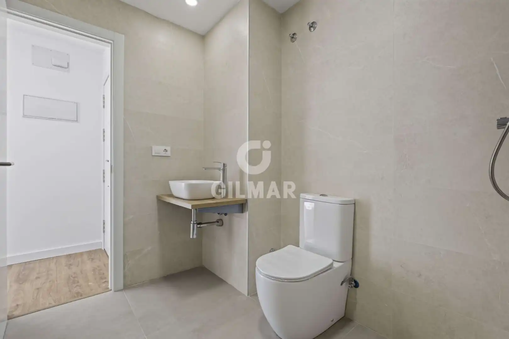 Bathroom of Flat for sale in Sevilla