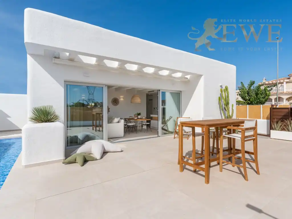 Chalet con piscina en venta en Las Lomas de Rame - Bahía Bella