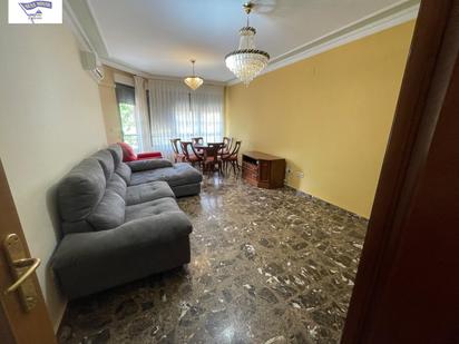 Sala d'estar de Pis de lloguer en  Albacete Capital amb Calefacció, Terrassa i Balcó