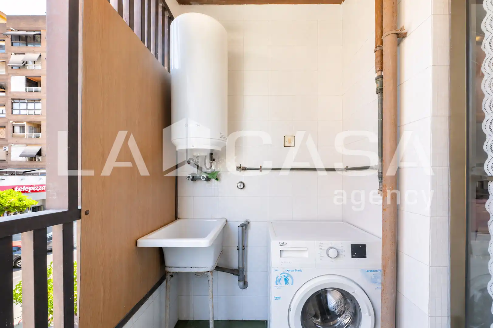 Flat for sale in Valencia  with Balcony