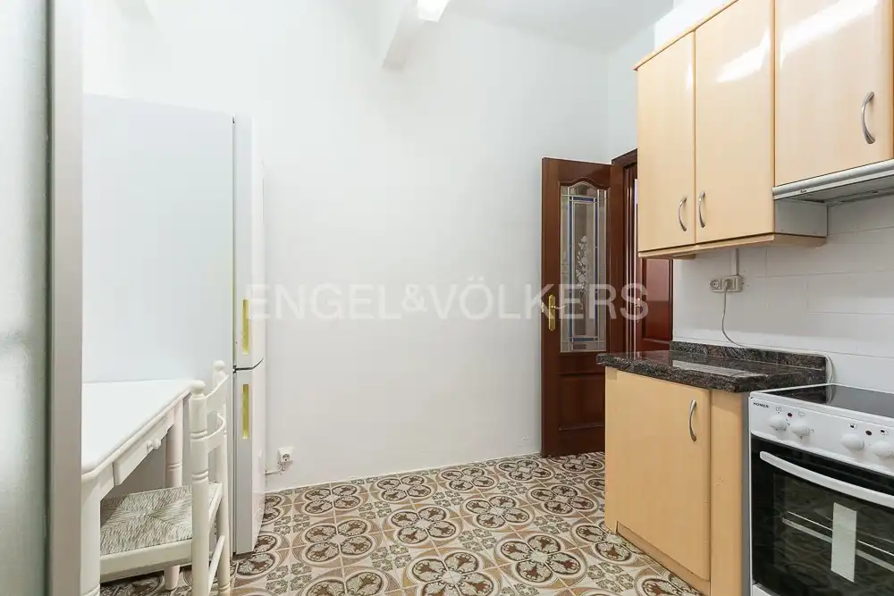 Kitchen of Flat for rent in Valencia  with Air Conditioner, Heating and Pets allowed